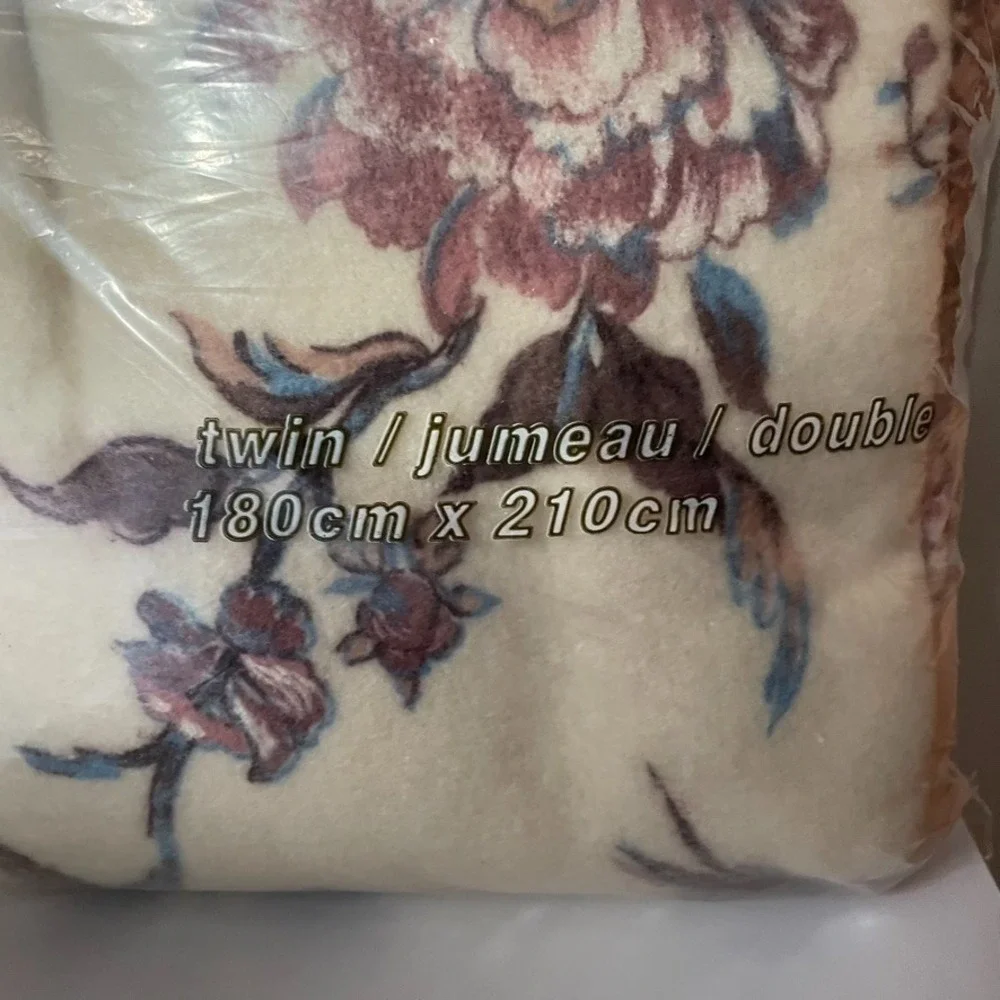 Esmond Brown Floral Satin Trim Twin Fleece Polyester Blanket‎ NOS